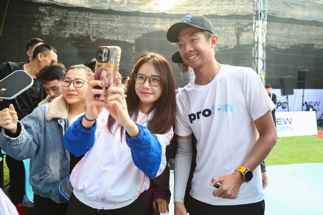 "Thần đồng" Quang Dương giao lưu với khán giả tại VPC 2024. "Thần đồng" Quang Dương giao lưu với khán giả tại VPC 2024.