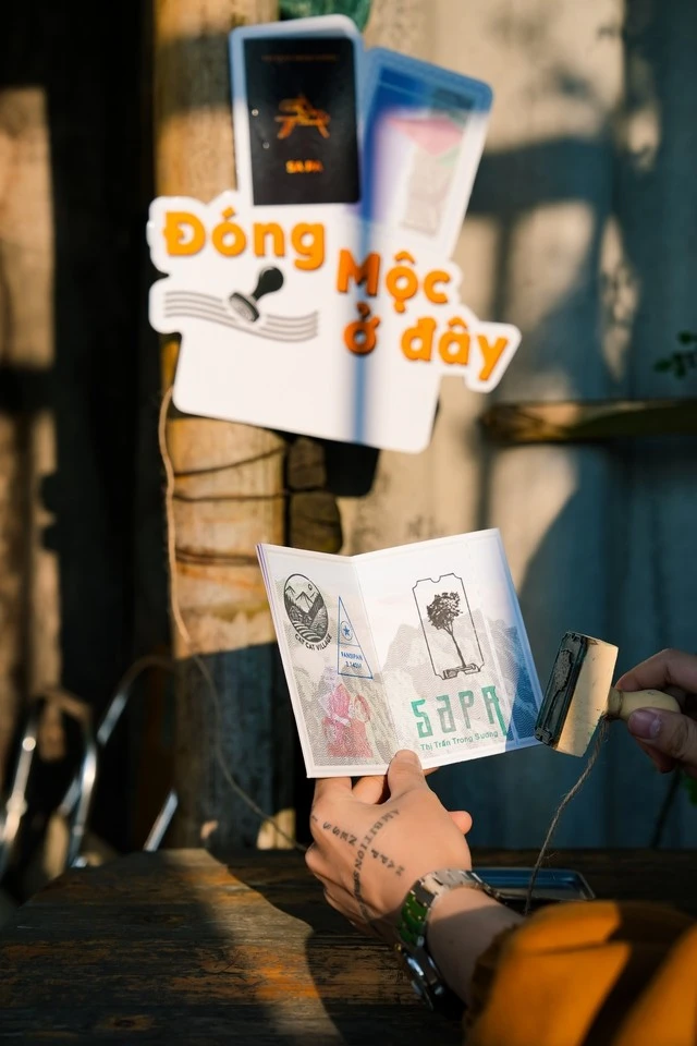 Không ít nhóm bạn trẻ đã lập hội "săn mộc", cùng nhau rong ruổi khắp các bản làng, giúp đỡ nhau tìm các điểm đóng dấu, hay thậm chí đặt ra thử thách xem ai sẽ thu thập đủ bộ dấu nhanh nhất.