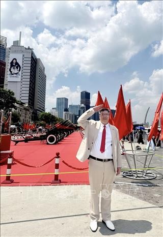 Ông Trần Hải Linh, Ủy viên Ủy ban Trung ương Mặt trận Tổ quốc Việt Nam, Chủ tịch Hội Doanh nhân Việt Nam - Hàn Quốc, có mặt tại Thành phố Hồ Chí Minh dịp kỷ niệm 50 năm Ngày Giải phóng miền Nam, thống nhất đất nước (30/4/1975 - 30/4/2025). Ông Trần Hải Linh, Ủy viên Ủy ban Trung ương Mặt trận Tổ quốc Việt Nam, Chủ tịch Hội Doanh nhân Việt Nam - Hàn Quốc, có mặt tại Thành phố Hồ Chí Minh dịp kỷ niệm 50 năm Ngày Giải phóng miền Nam, thống nhất đất nước (30/4/1975 - 30/4/2025).