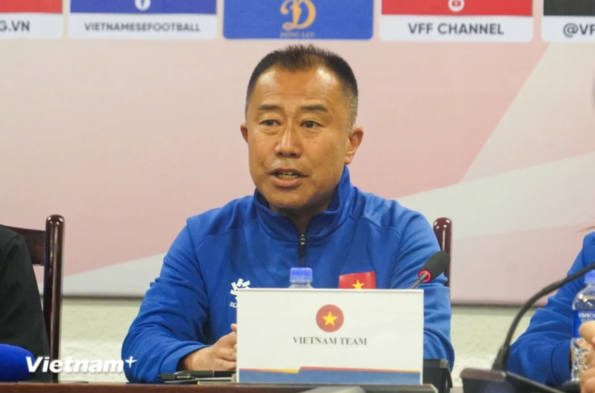 Huấn luyện viên trưởng Okiyama Masahiko đặt quyết tâm giành chiến thắng trong trận giao hữu với U17 Nữ Thái Lan.