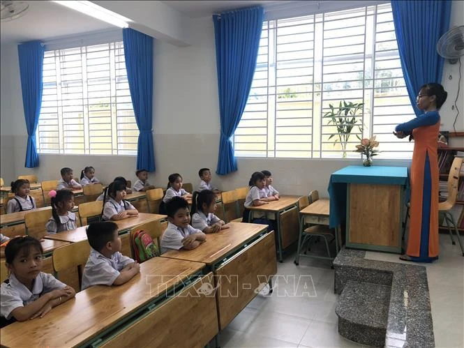 Học sinh khối lớp 1, trường tiểu học Lê Thị Hồng Gấm, Bình Dương. Ảnh tư liệu