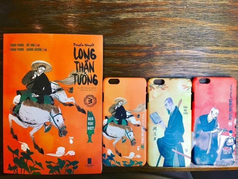 Các sản phẩm ốp lưng điện thoại in hình nhân vật truyện tranh “Long thần tướng” đã tạo hiệu ứng quảng bá tốt cho bộ truyện này. Các sản phẩm ốp lưng điện thoại in hình nhân vật truyện tranh “Long thần tướng” đã tạo hiệu ứng quảng bá tốt cho bộ truyện này.