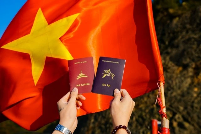 Ý tưởng sáng tạo hộ chiếu du lịch Hà Giang và hộ chiếu du lịch Sa Pa của Hồ Tấn Tài và người bạn.