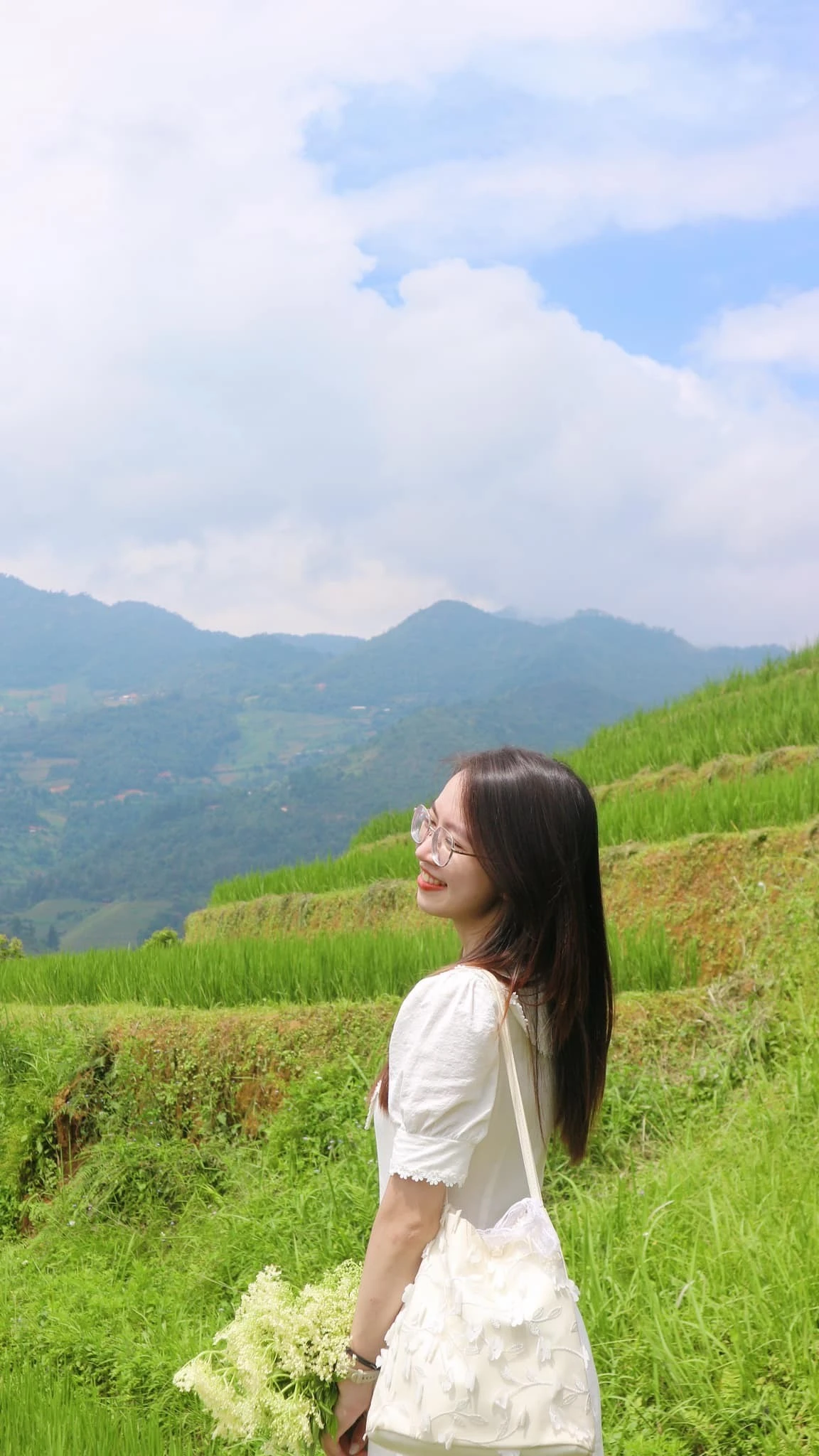 Du khách yêu thích check-in bên ruộng lúa.