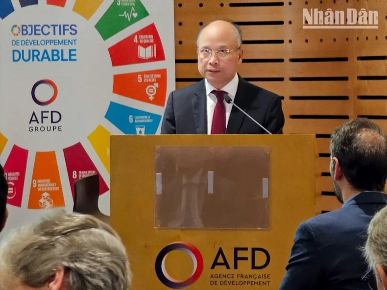 Đại sứ Đinh Toàn Thắng gửi lời cảm ơn AFD vì cam kết lâu dài đối với sự phát triển của Việt Nam.