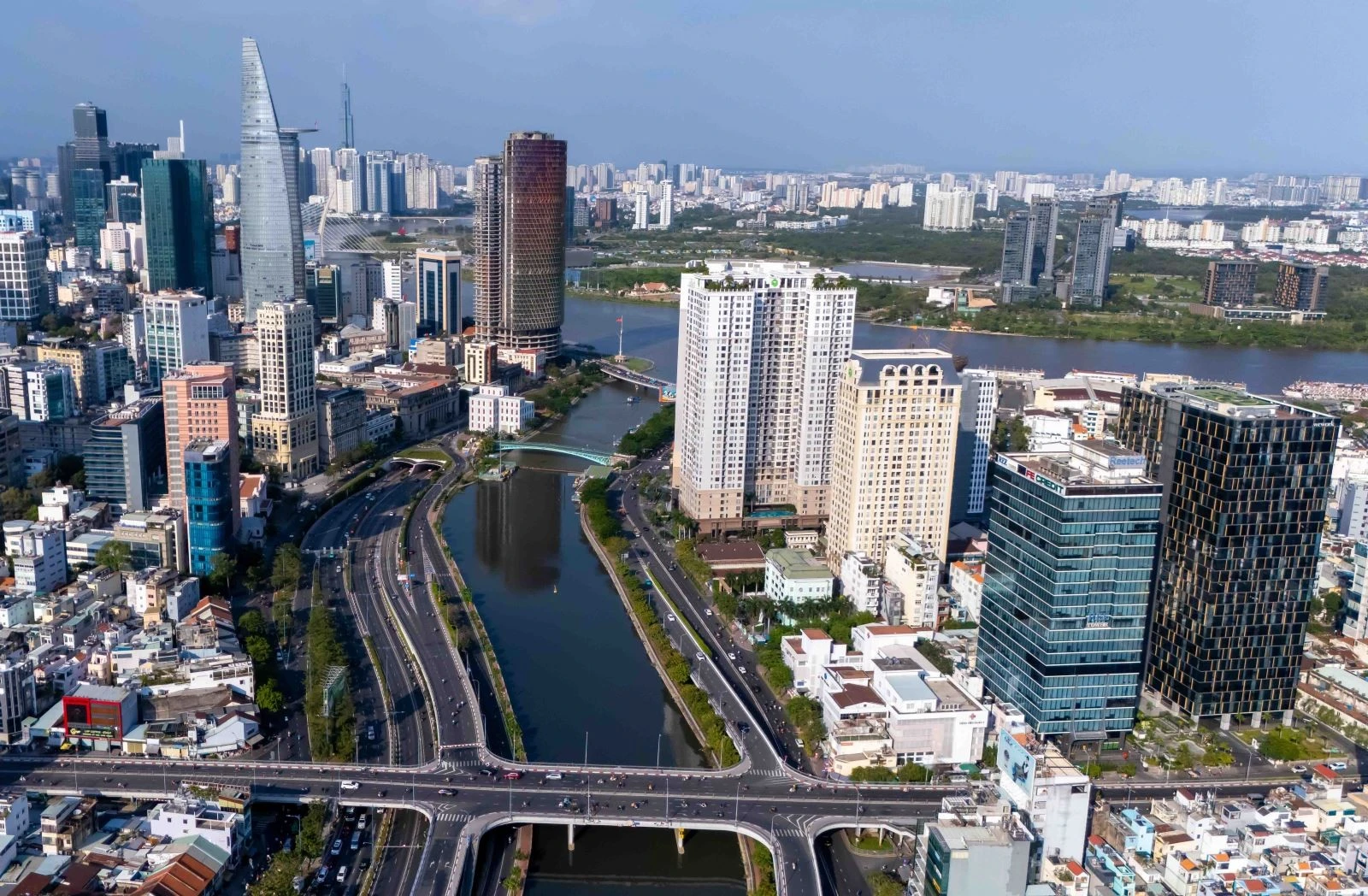 Các tòa nhà cao tầng tại khu vực trung tâm TP Hồ Chí Minh.