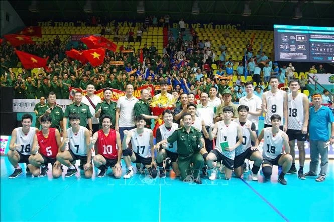 Đội Biên phòng mừng chiến thắng.