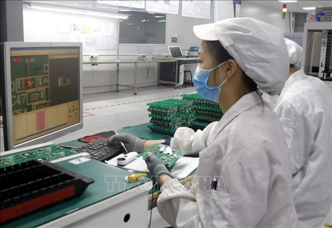 Các lĩnh vực như năng lượng tái tạo, bất động sản và công nghệ cao là điểm đến ưu tiên của các nhà đầu tư.