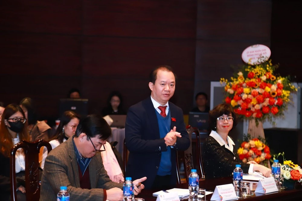 Phó Giáo sư-Tiến sỹ Bùi Hoài Sơn, Ủy viên Thường trực Ủy ban Văn hóa, Giáo dục của Quốc hội.