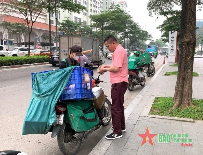 Mua sắm trực tuyến là xu hướng tiêu dùng được ngày càng được quan tâm.