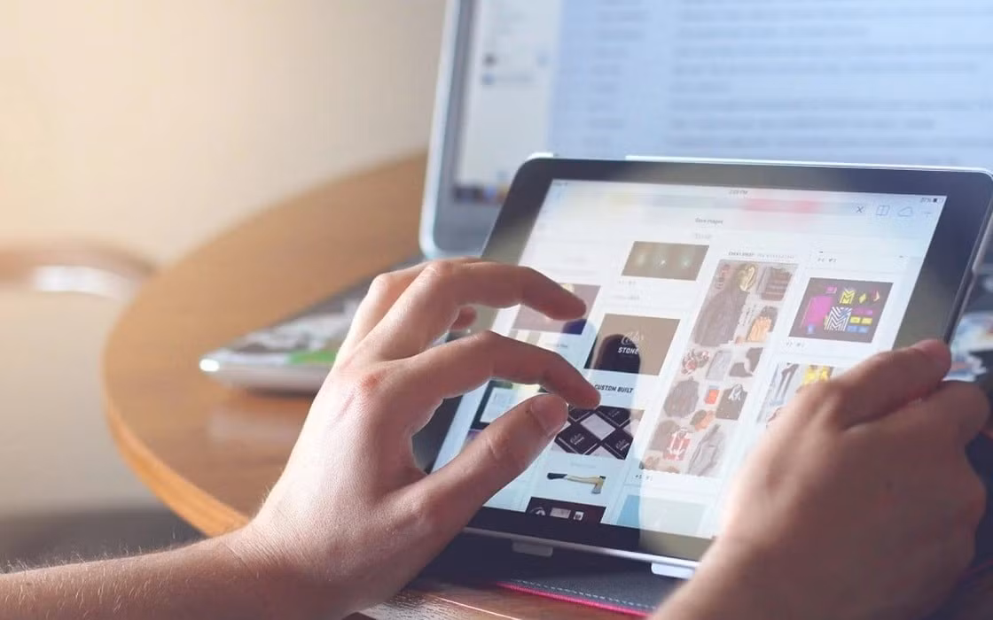 Mua hàng qua mạng, người dân cần lựa chọn các địa chỉ có uy tín để tránh bẫy lừa đảo.