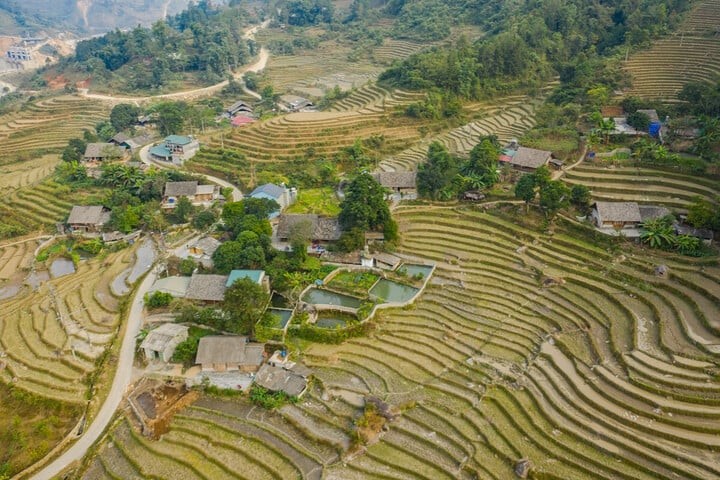 Bản Hồ là một trong những bản làng mà bạn không thể bỏ lỡ trong hành trình khám phá các bản làng ở thị trấn Sa Pa. Bản Hồ là một trong những bản làng mà bạn không thể bỏ lỡ trong hành trình khám phá các bản làng ở thị trấn Sa Pa.