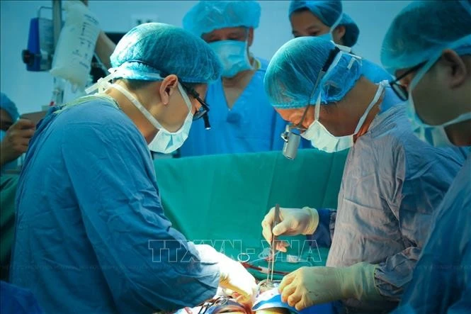 Lần đầu tiên Việt Nam thực hiện thành công ghép đồng thời tim - gan cho người bệnh.