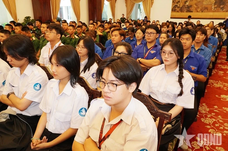 Đoàn viên, thanh niên, sinh viên TP Hồ Chí Minh tham dự chương trình.