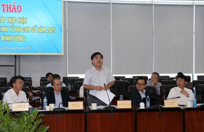 Ông Nguyễn Quốc Tuấn, Giám đốc Cơ quan TTXVN Khu vực phía Nam phát biểu tại hội thảo. Ông Nguyễn Quốc Tuấn, Giám đốc Cơ quan TTXVN Khu vực phía Nam phát biểu tại hội thảo.