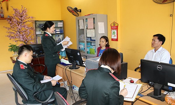 Công tác thanh tra kiểm tra ngành BHXH Việt Nam đảm bảo tốt quyền lợi người tham gia, thụ hưởng chính sách. Công tác thanh tra kiểm tra ngành BHXH Việt Nam đảm bảo tốt quyền lợi người tham gia, thụ hưởng chính sách.
