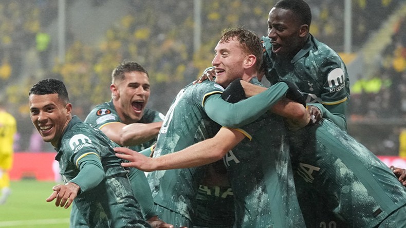 Đối thủ của MU tại trận chung kết sẽ là Tottenham. Đối thủ của MU tại trận chung kết sẽ là Tottenham.
