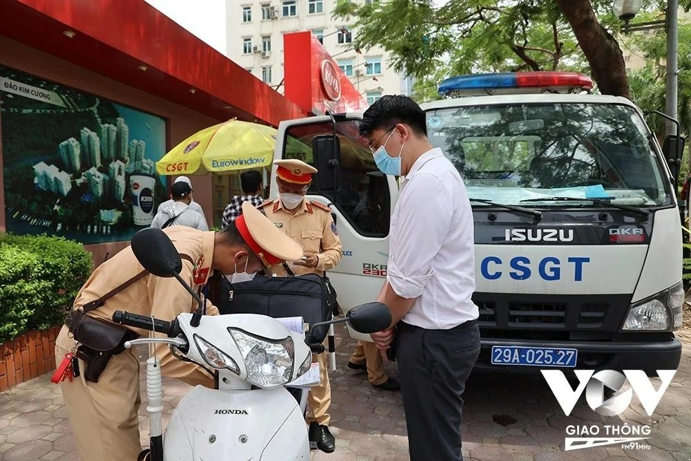 Khi trẻ nhỏ tiếp xúc với các bài học tham gia giao thông đúng cách, sẽ tạo thói quen đúng đắn và nề nếp văn hóa giao thông khi lớn lên. Đó chính là “nền móng” hình thành một môi trường giao thông an toàn trong tương lai.