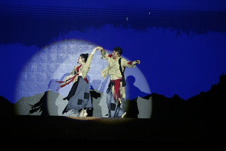 Hai nghệ sĩ tài năng Đông Hùng và Hoàng Thái Phương.