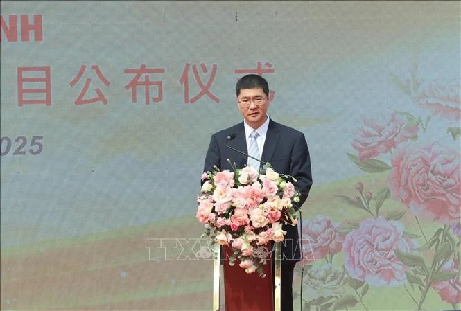 Ông Vũ Hiểu Huy, Bí thư Thị ủy Bằng Tường, Quảng Tây (Trung Quốc) phát biểu tại lễ công bố.