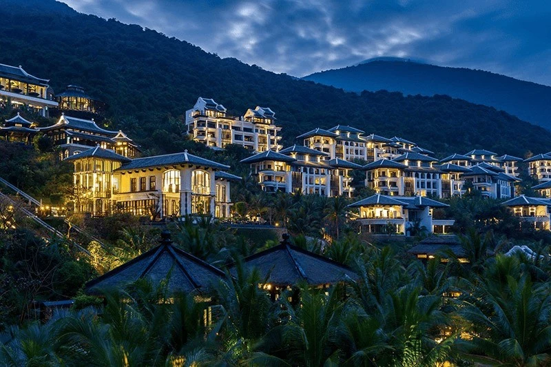Intercontinental Danang Sun Peninsula Resort - nơi huyền thoại giao hòa cùng đẳng cấp.