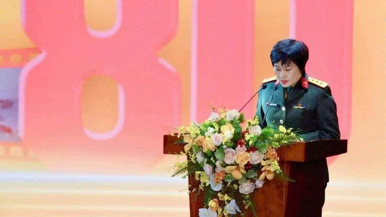 Thượng tá Nguyễn Thu Dung phát biểu bế mạc Tuần phim.