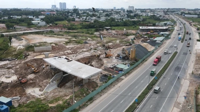 Nút giao Bình Chuẩn thuộc Vành đai 3 TP HCM đoạn giao nhau với đường Mỹ Phước - Tân Vạn qua TP Thuận An.