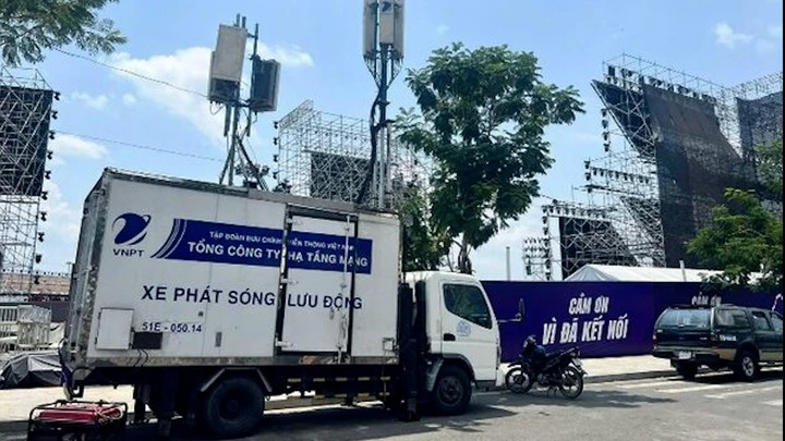 Không lo nghẽn mạng dịp lễ 30/4: Hạ tầng viễn thông đã sẵn sàng cho ngày hội lớn.