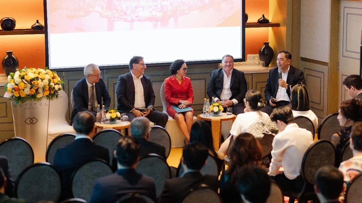 Các chuyên gia chỉ ra những dấu hiệu tích cực của nền kinh tế Việt Nam.