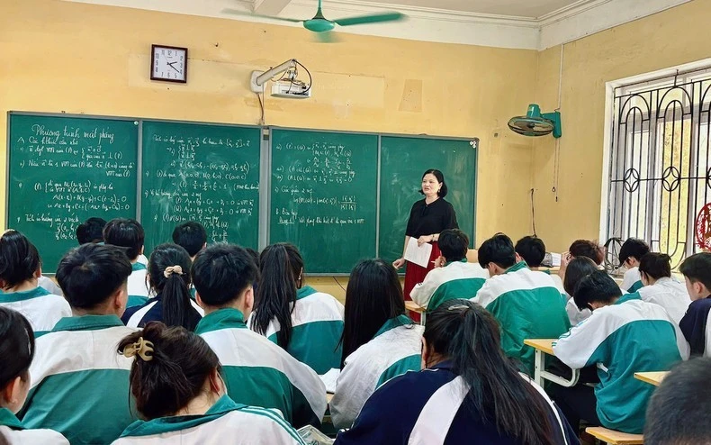 Học sinh lớp 12 Trường THPT Trần Quang Khải (huyện Khoái Châu, tỉnh Hưng Yên) ôn thi tốt nghiệp THPT 2025