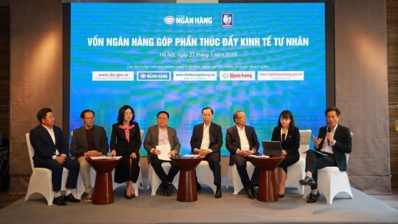 Các diễn giả thảo luận tại hội thảo.