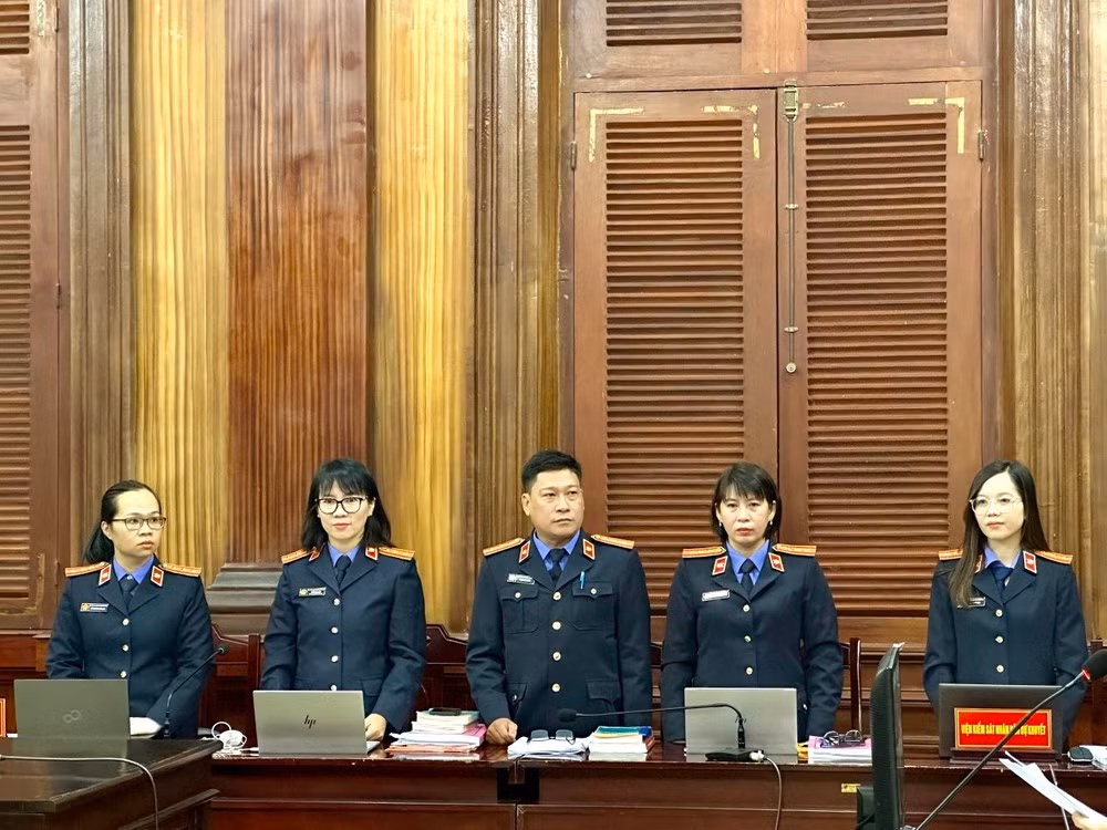 Đại diện Viện KSND TPHCM tham gia phiên tòa.