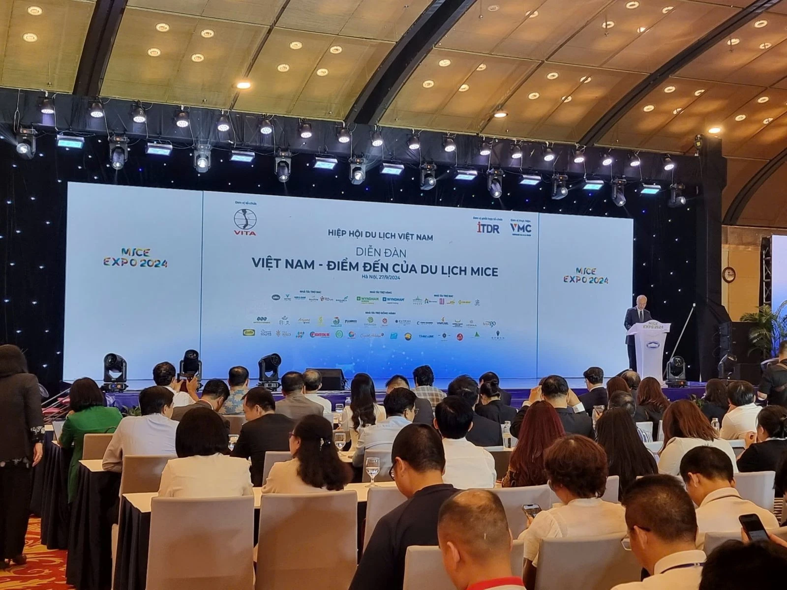 Quang cảnh diễn đàn Việt Nam - Điểm đến của du lịch MICE.