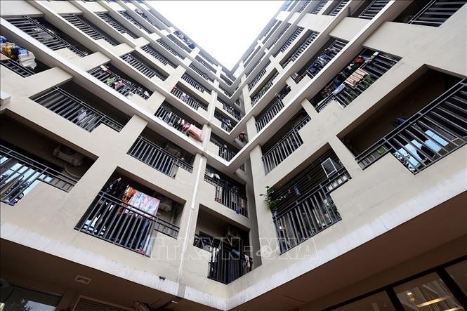 Nhà ở xã hội là nhu cầu cần thiết với bộ phận người có thu nhập thấp và công nhân đang làm việc tại các khu công nghiệp. Nhà ở xã hội là nhu cầu cần thiết với bộ phận người có thu nhập thấp và công nhân đang làm việc tại các khu công nghiệp.