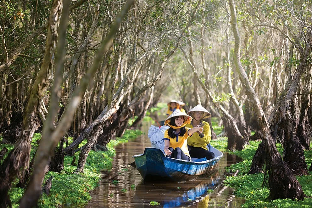 Bưu điện Việt Nam hiện là doanh nghiệp sở hữu hạ tầng bưu chính lớn nhất quốc gia với mạng lưới điểm phục vụ trải rộng toàn quốc, đến tận cấp thôn bản, biên giới, hải đảo. Ảnh: Vietnam Post