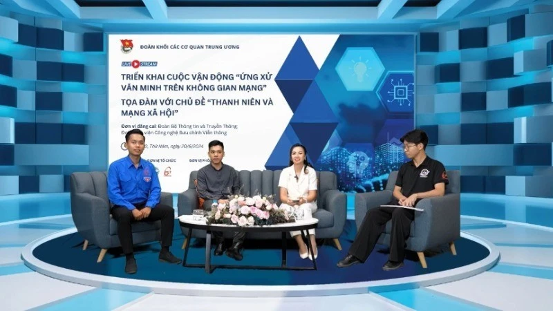 Các diễn giả chia sẻ tại tọa đàm “Thanh niên và Mạng xã hội”.