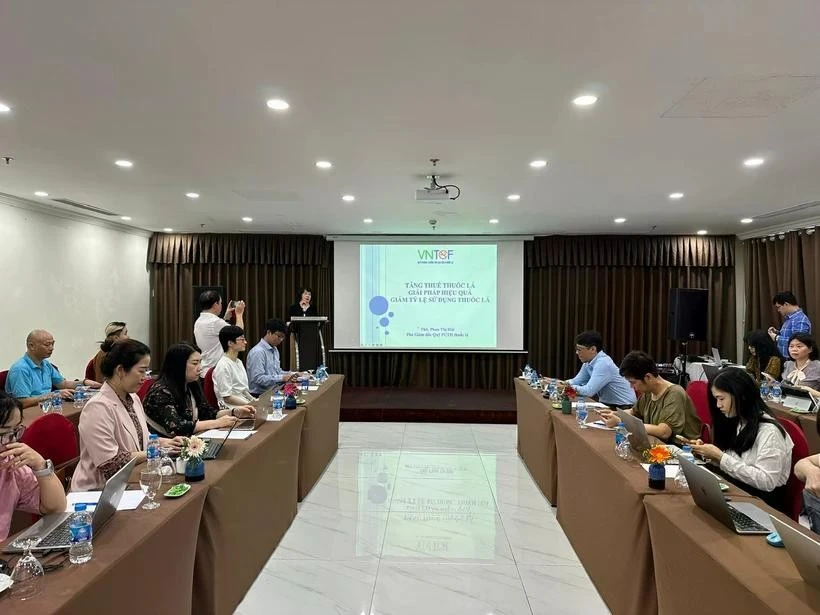 Việc sử dụng thuốc lá làm mất đi tổng cộng 21,8 triệu giờ lao động của người Việt Nam mỗi năm.