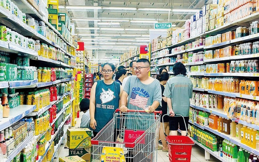 Việc sử dụng đồ uống có đường làm ảnh hưởng tới các khoản chi có ích cho phát triển kinh tế hộ gia đình. Ảnh minh họa Việc sử dụng đồ uống có đường làm ảnh hưởng tới các khoản chi có ích cho phát triển kinh tế hộ gia đình. Ảnh minh họa