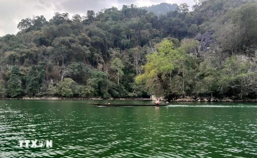 Vườn Quốc gia Ba Bể (tỉnh Bắc Kạn), là một trong số ít địa điểm của Việt Nam được quốc tế công nhận với những danh hiệu: Vườn di sản ASEAN, khu Ramsar, 1 trong 20 hồ nước ngọt đặc biệt cần được bảo vệ và phát triển của thế giới.