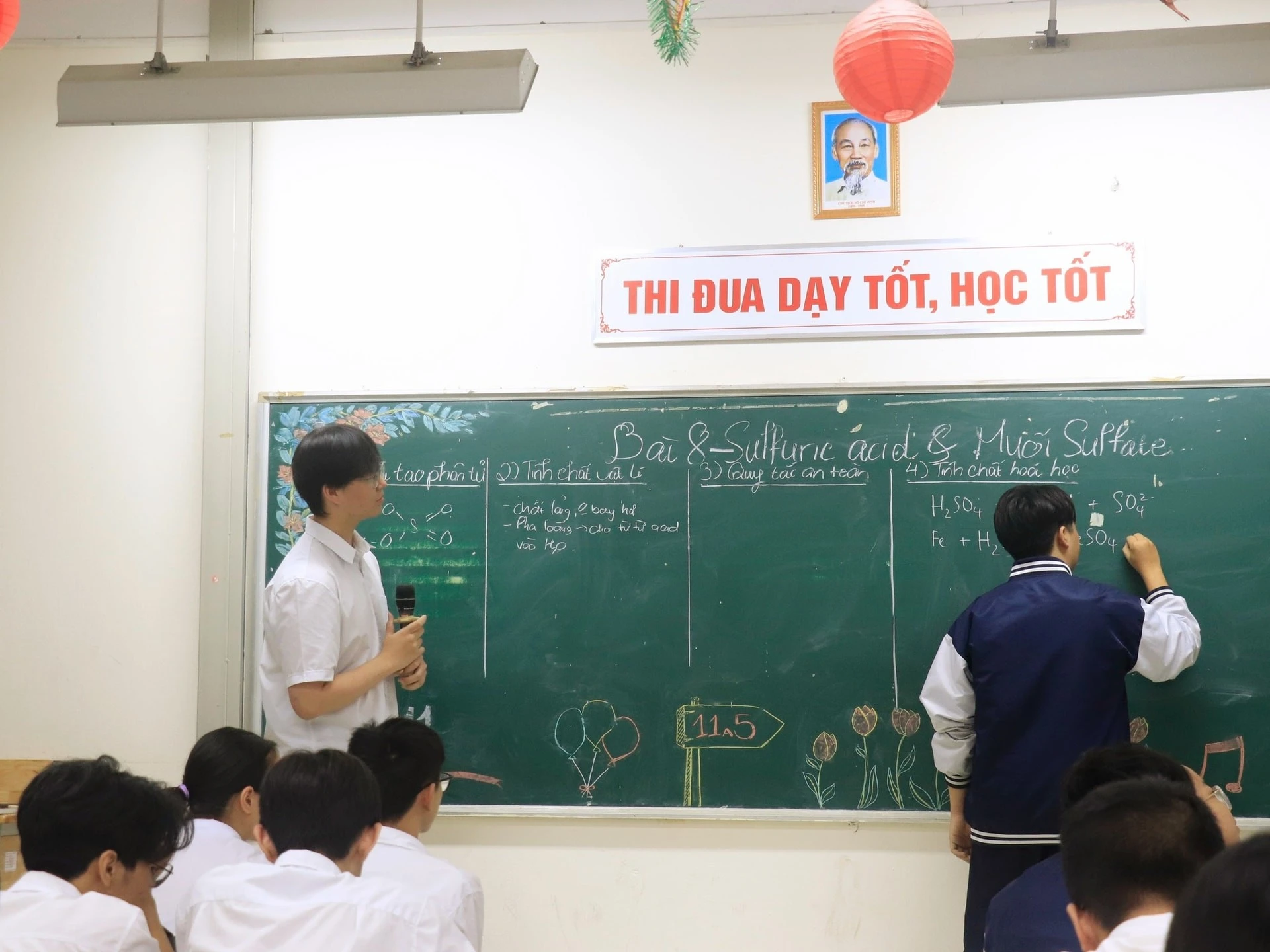 Tiết học tại Trường THPT Phan Đình Phùng (Hà Nội). Ảnh: Ngọc Hân.