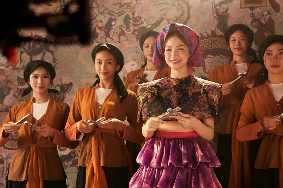 “Bắc Bling” của Hoà Minzy không chỉ khiến khán giả Việt Nam phát cuồng, mà còn tạo được làn sóng yêu thích từ khán giả quốc tế, khiến nhiều nghệ sĩ nước ngoài ngỡ ngàng trước sắc màu của văn hóa Việt Nam.