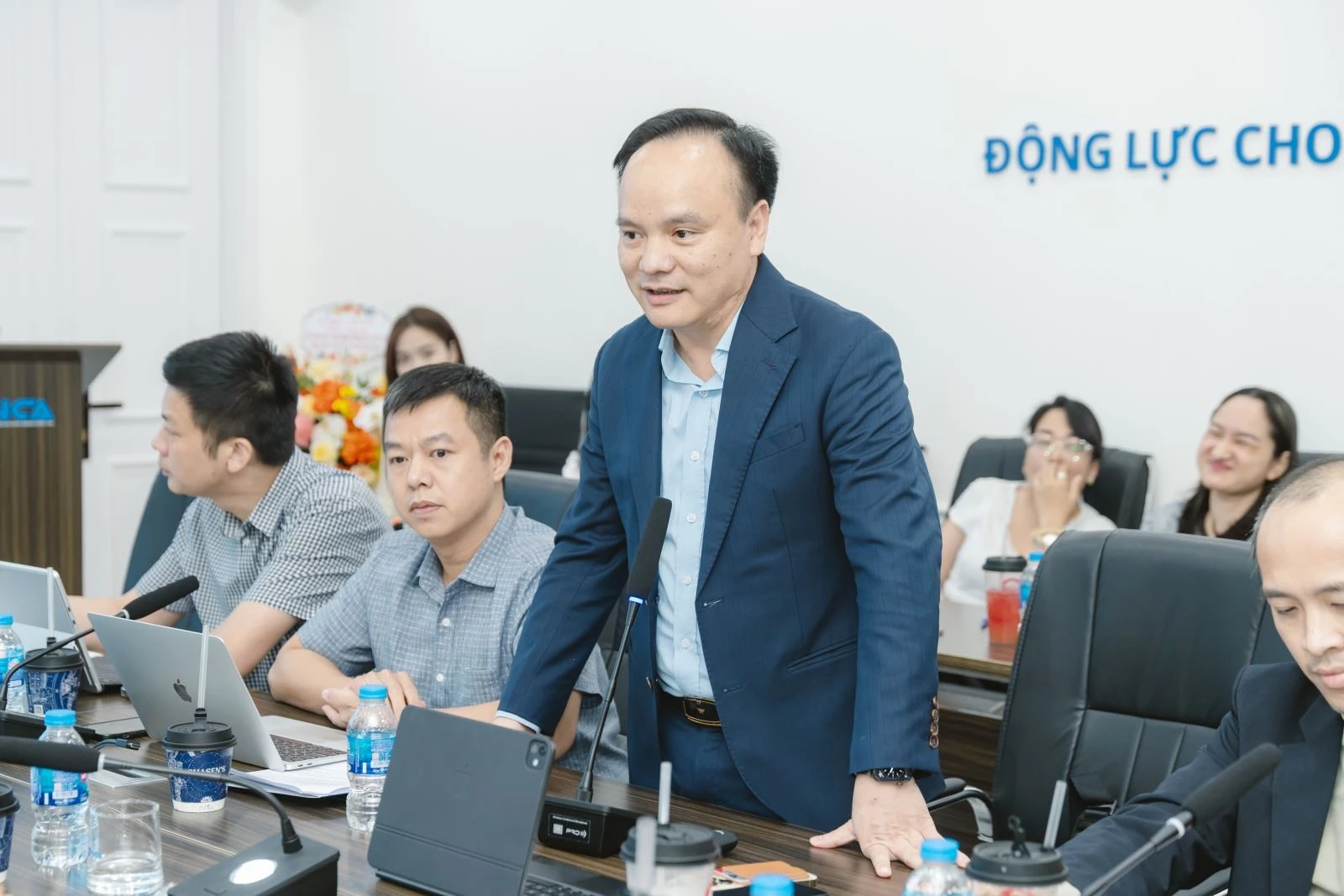 Thượng tá Lê Xuân Thuỷ, Giám đốc Trung tâm An ninh mạng quốc gia hệ thống tiêu chuẩn an ninh mạng cho hạ tầng thông tin trọng yếu.