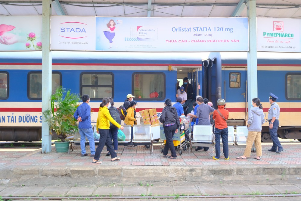 Ngành đường sắt tổ chức các loạt tàu chạy thường xuyên sau dịp lễ 2/9. Ngành đường sắt tổ chức các loạt tàu chạy thường xuyên sau dịp lễ 2/9.