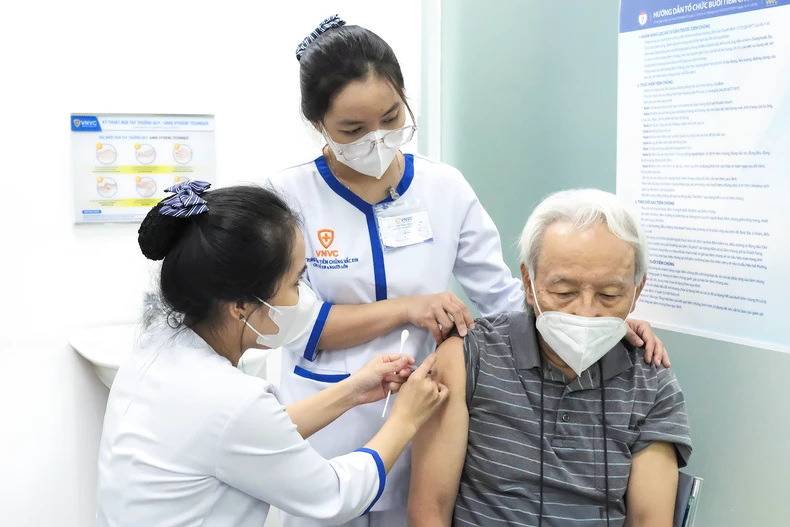 Theo thỏa thuận hợp tác, vaccine công nghệ mRNA tiềm năng của Nga sẽ được VNVC sớm đưa về Việt Nam ngay từ quá trình thử nghiệm lâm sàng giai đoạn sớm.