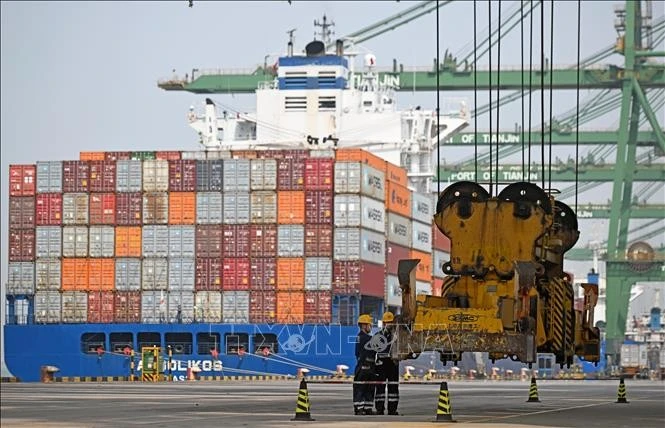 Cảng hàng hóa Thiên Tân, Trung Quốc.