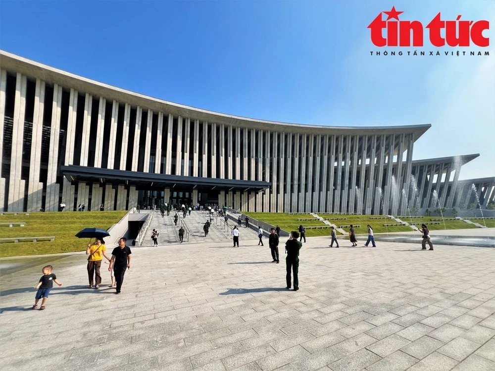 Bảo tàng Lịch sử quân sự Việt Nam sẽ miễn phí vé vào cửa đến hết năm 2024. (Nguồn: báo Tin tức)