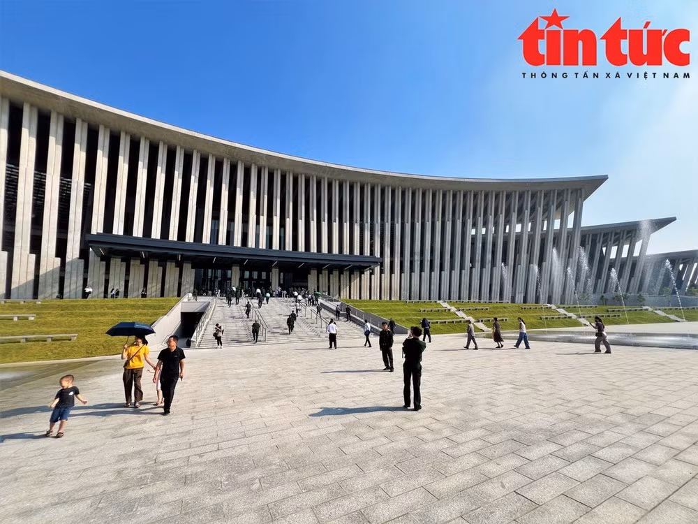 Bảo tàng Lịch sử quân sự Việt Nam sẽ miễn phí vé vào cửa đến hết năm 2024. (Nguồn: báo Tin tức)