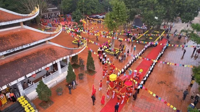 Hàng ngàn du khách đổ về nơi đây trong dịp đầu năm.