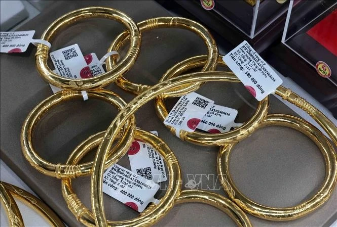 Vàng trang sức bày bán tại cửa hàng của Tập đoàn Vàng bạc đá quý Doji. Ảnh minh họa