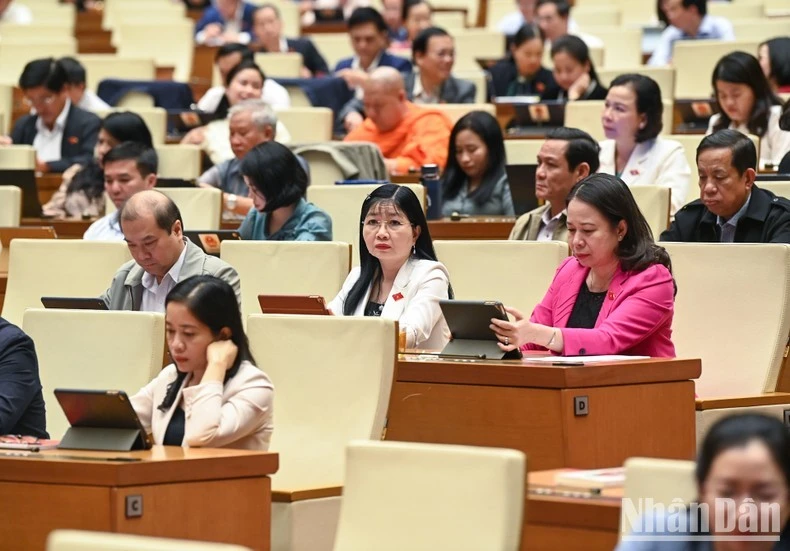 Quang cảnh phiên họp chiều 29/11.